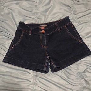 Jean short shorts!